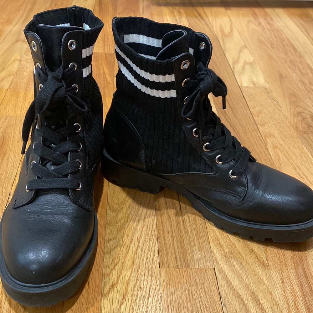 COPY - Black Steve Madden Lace Up Boots. Size 9.
